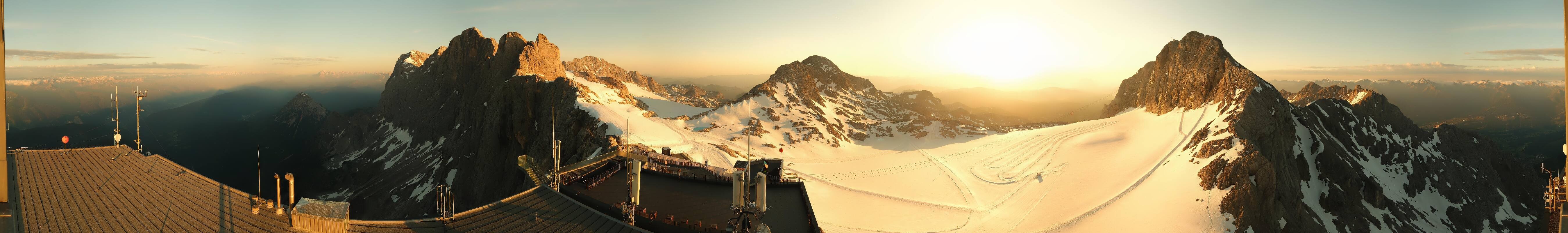 Archiv Foto Webcam Dachstein Gletscher: Panoramablick von der Bergstation