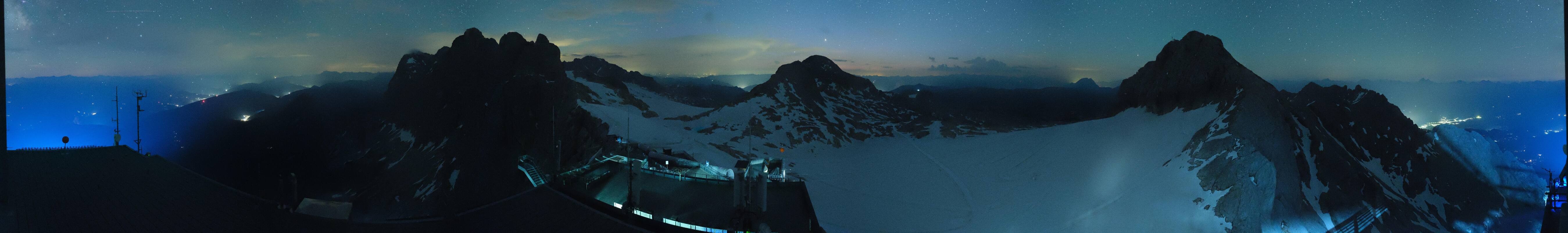 Archived image Panoramic webcam view at the Dachstein Glacier