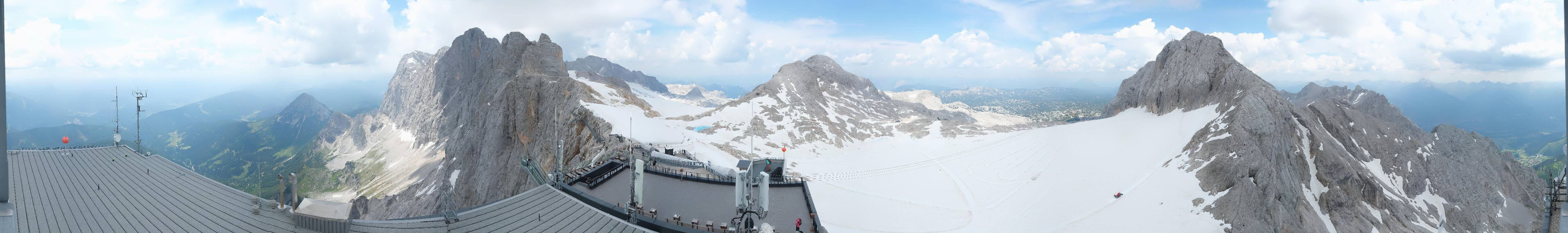 Archived image Panoramic webcam view at the Dachstein Glacier