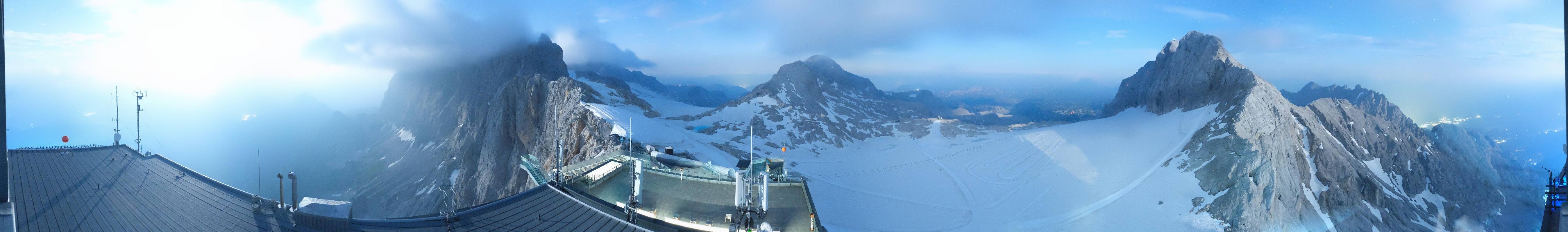 Archived image Panoramic webcam view at the Dachstein Glacier