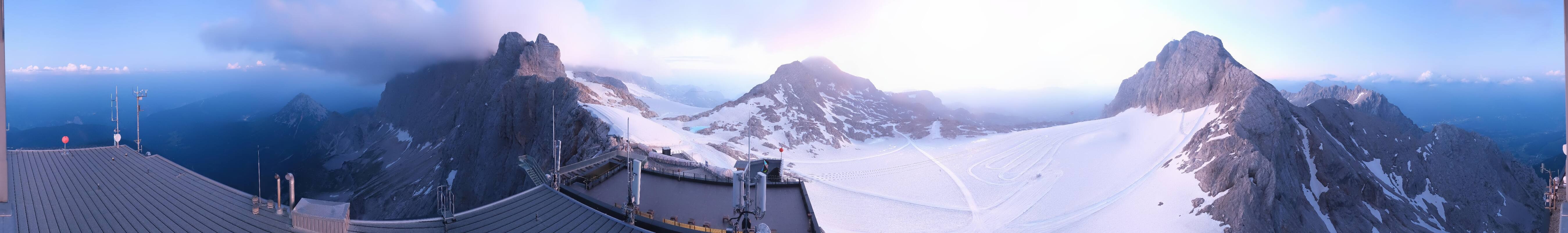 Archived image Panoramic webcam view at the Dachstein Glacier