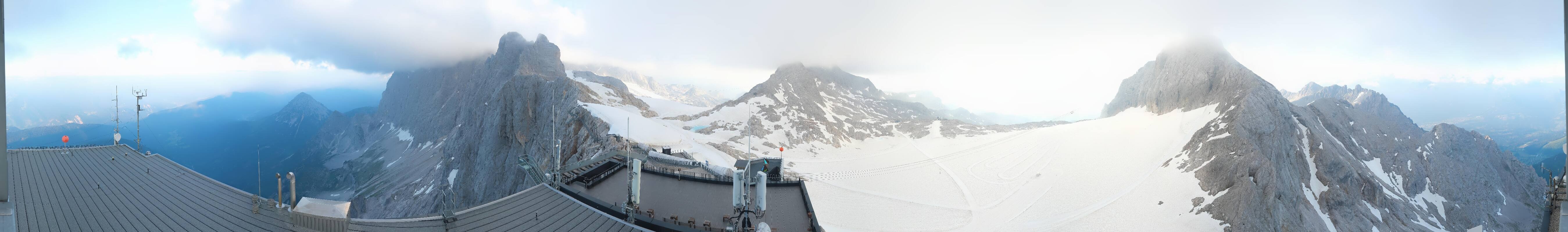 Archived image Panoramic webcam view at the Dachstein Glacier