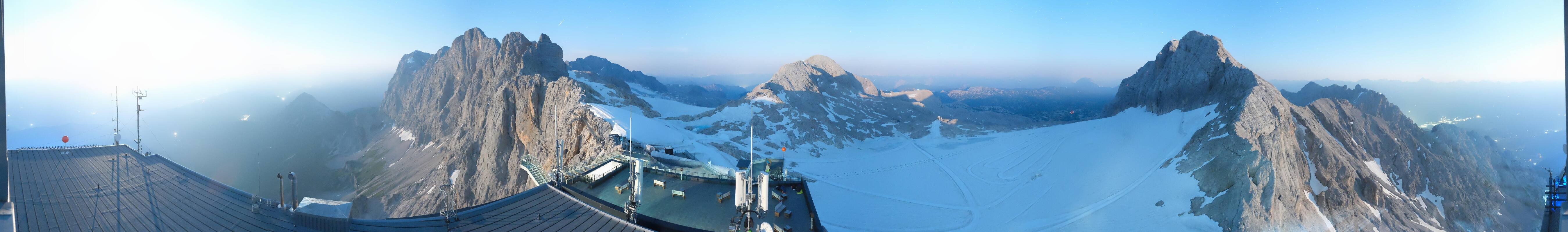 Archived image Panoramic webcam view at the Dachstein Glacier