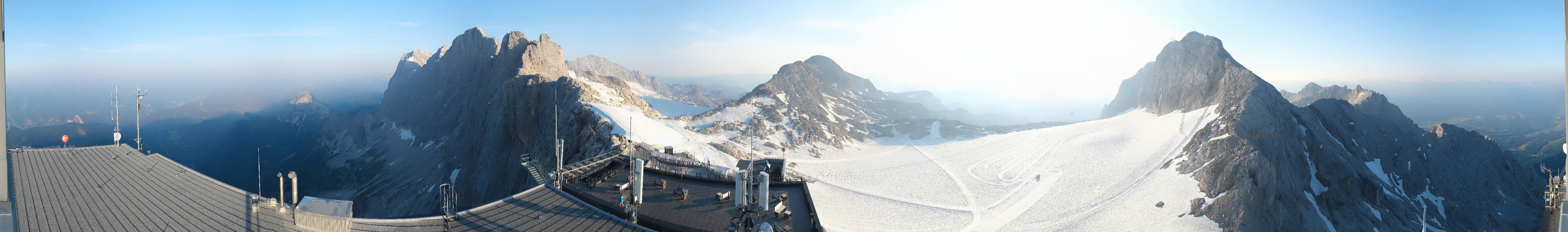 Archived image Panoramic webcam view at the Dachstein Glacier