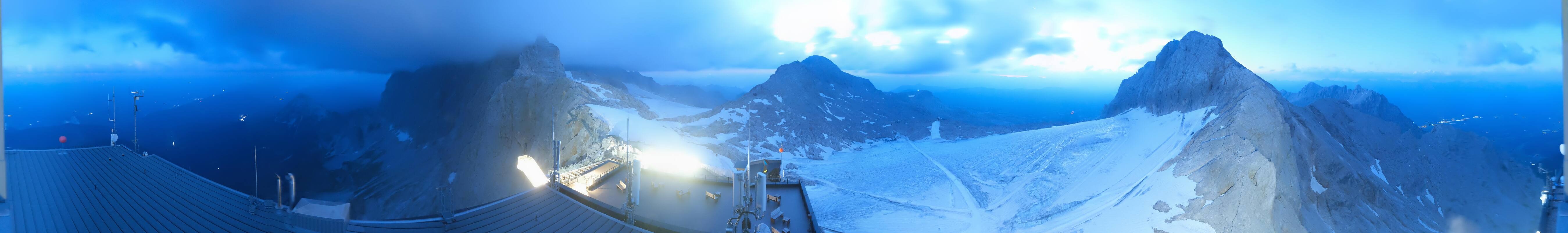 Archived image Panoramic webcam view at the Dachstein Glacier