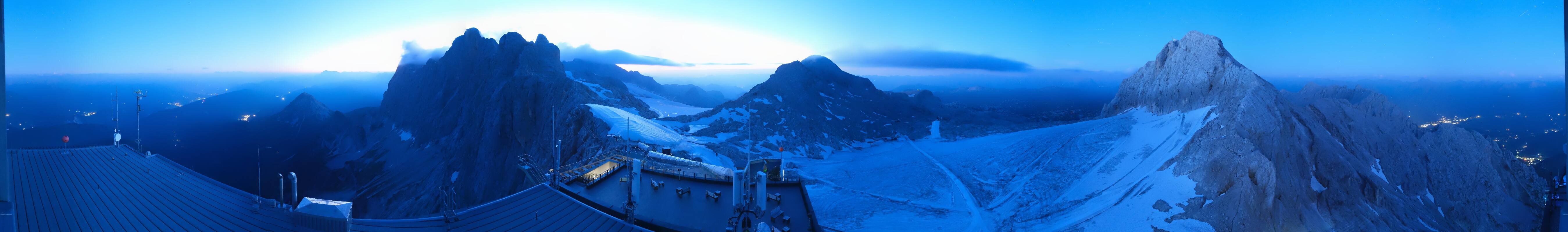 Archiv Foto Webcam Dachstein Gletscher: Panoramablick von der Bergstation