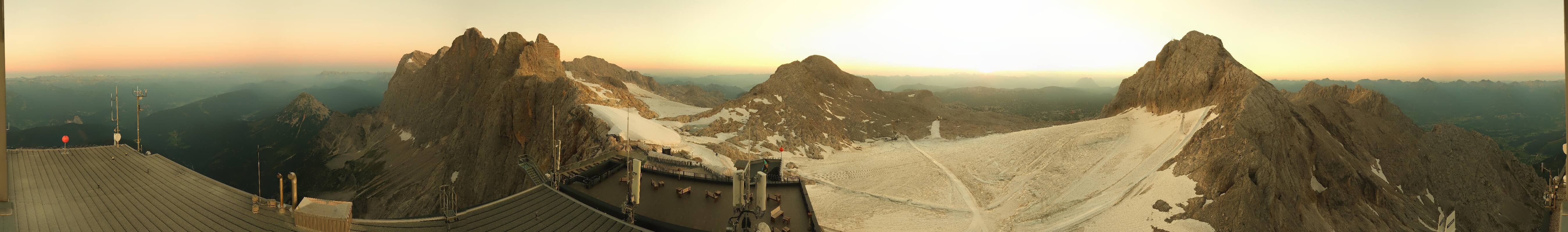 Archiv Foto Webcam Dachstein Gletscher: Panoramablick von der Bergstation
