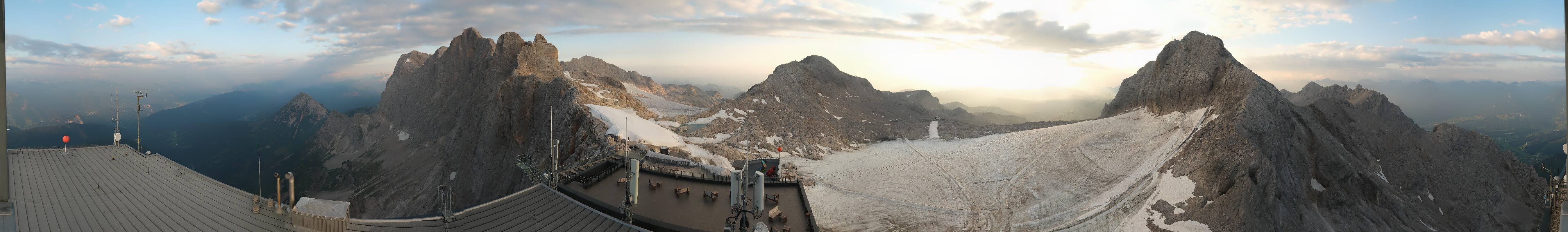 Archiv Foto Webcam Dachstein Gletscher: Panoramablick von der Bergstation