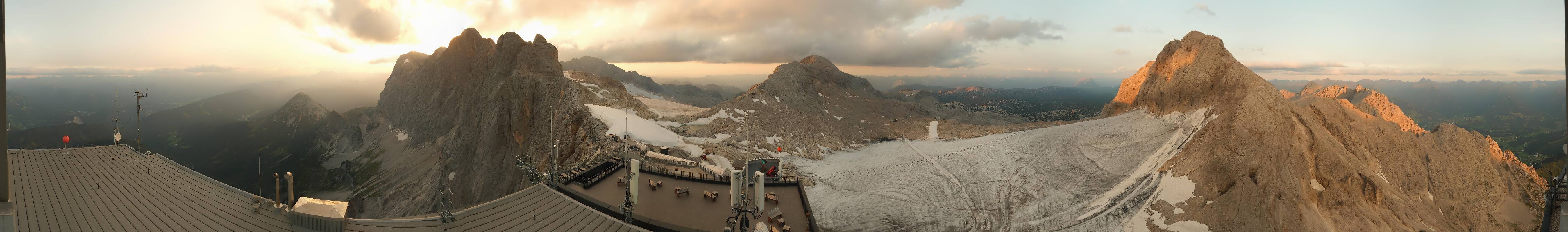Archiv Foto Webcam Dachstein Gletscher: Panoramablick von der Bergstation