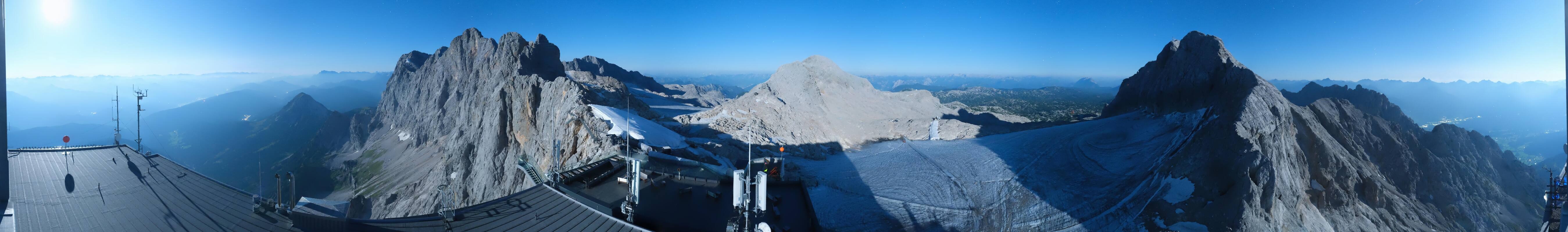 Archived image Panoramic webcam view at the Dachstein Glacier