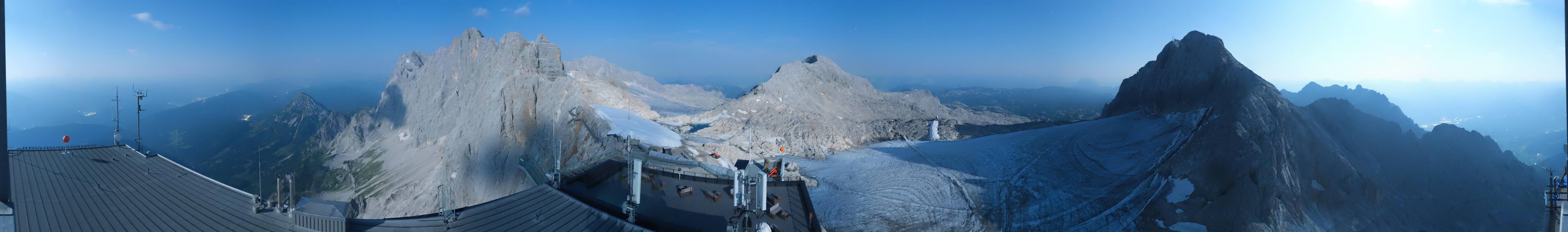 Archived image Panoramic webcam view at the Dachstein Glacier