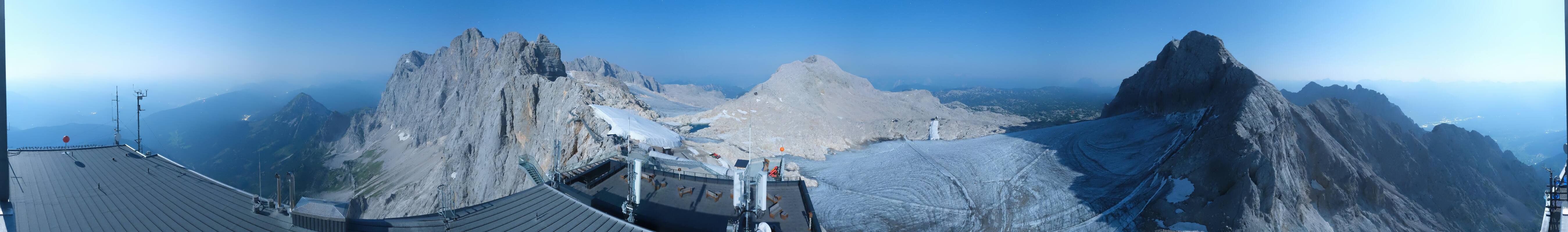 Archived image Panoramic webcam view at the Dachstein Glacier