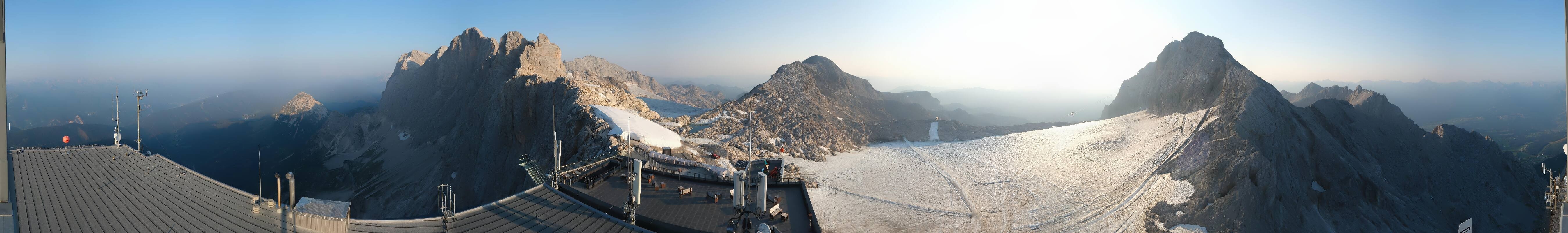 Archived image Panoramic webcam view at the Dachstein Glacier