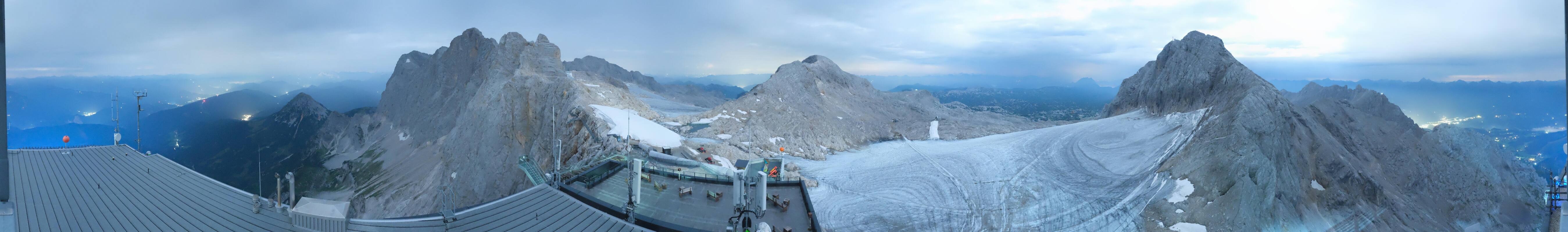 Archived image Panoramic webcam view at the Dachstein Glacier