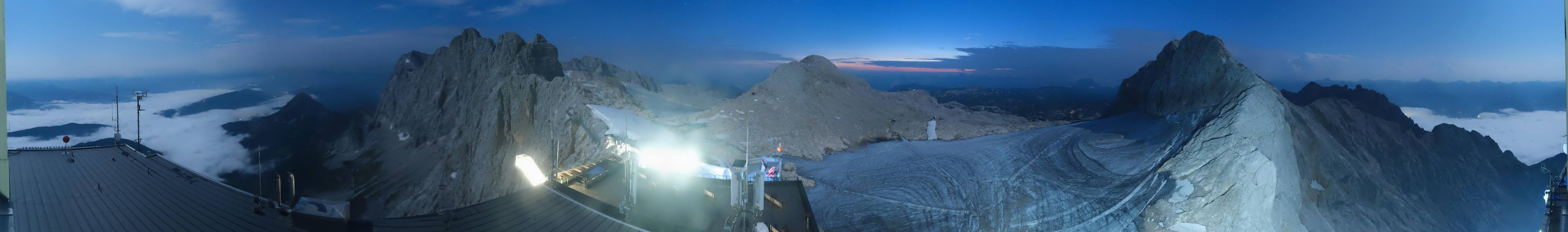 Archived image Panoramic webcam view at the Dachstein Glacier