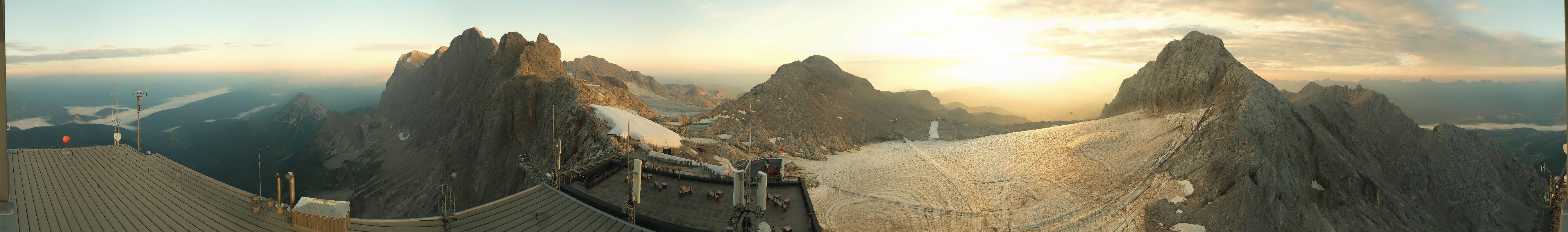Archiv Foto Webcam Dachstein Gletscher: Panoramablick von der Bergstation