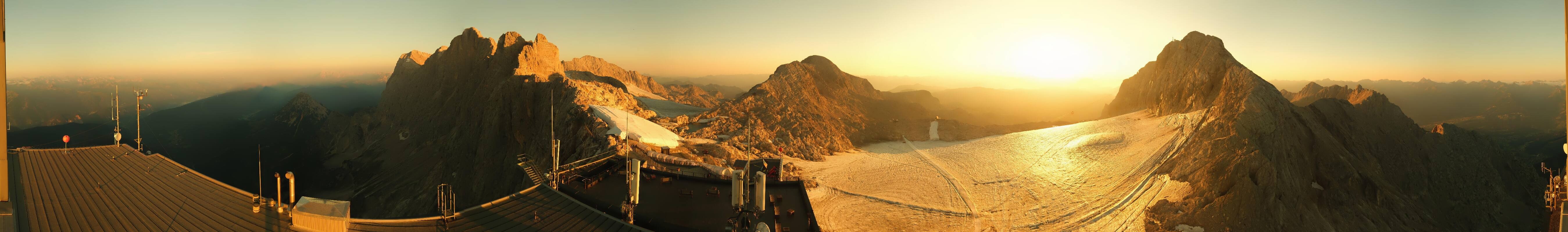 Archiv Foto Webcam Dachstein Gletscher: Panoramablick von der Bergstation