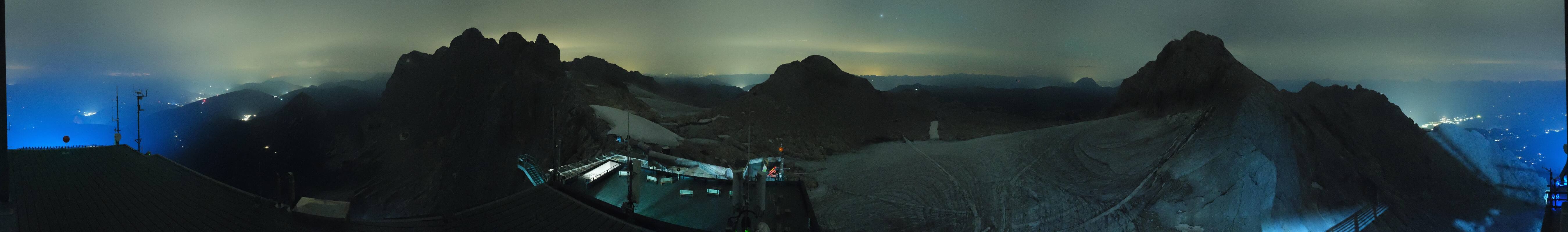 Archived image Panoramic webcam view at the Dachstein Glacier
