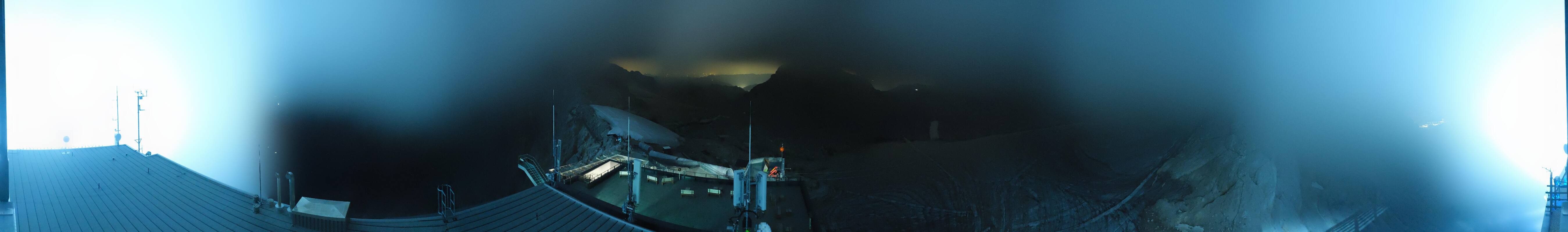 Archived image Panoramic webcam view at the Dachstein Glacier