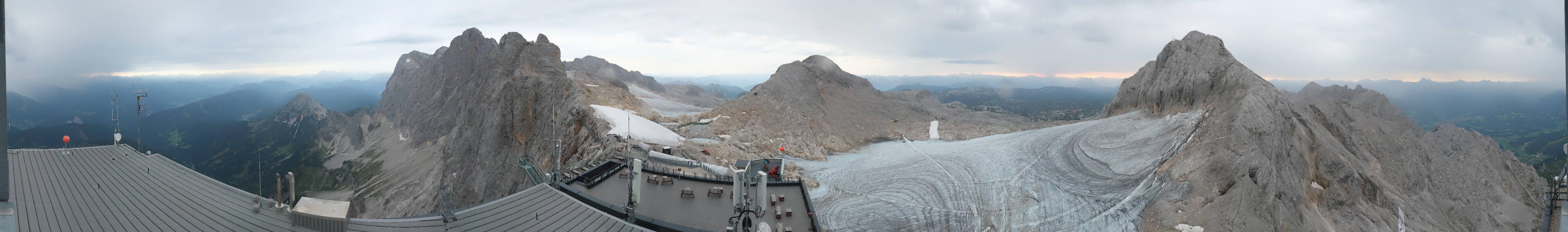 Archived image Panoramic webcam view at the Dachstein Glacier