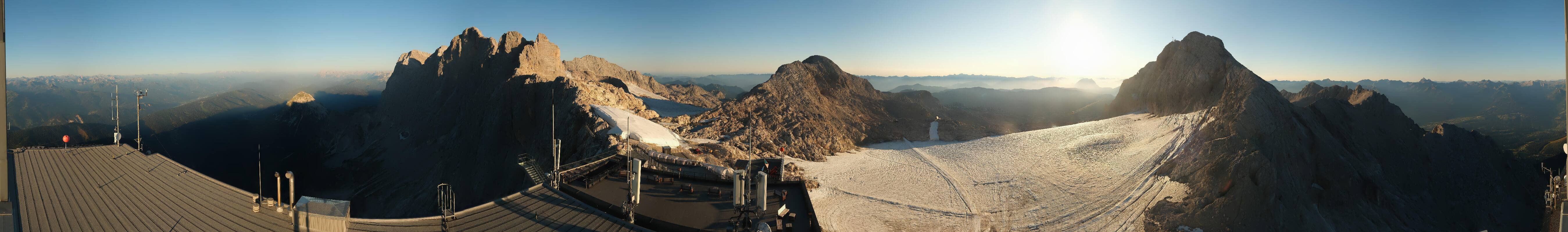 Archiv Foto Webcam Dachstein Gletscher: Panoramablick von der Bergstation