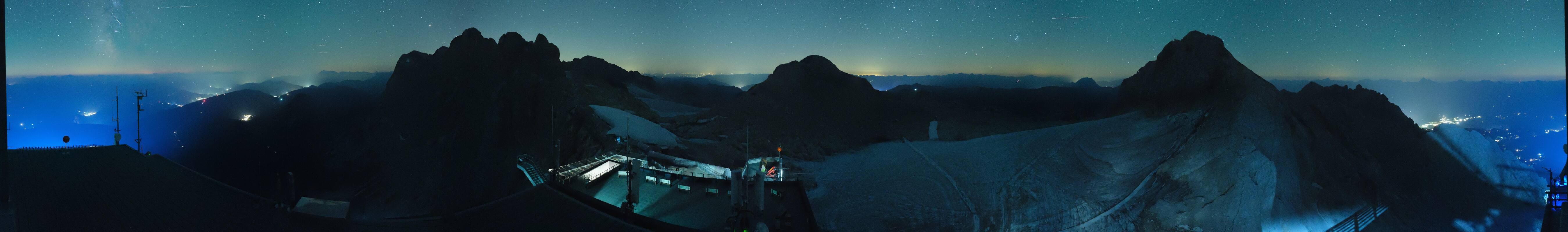Archived image Panoramic webcam view at the Dachstein Glacier