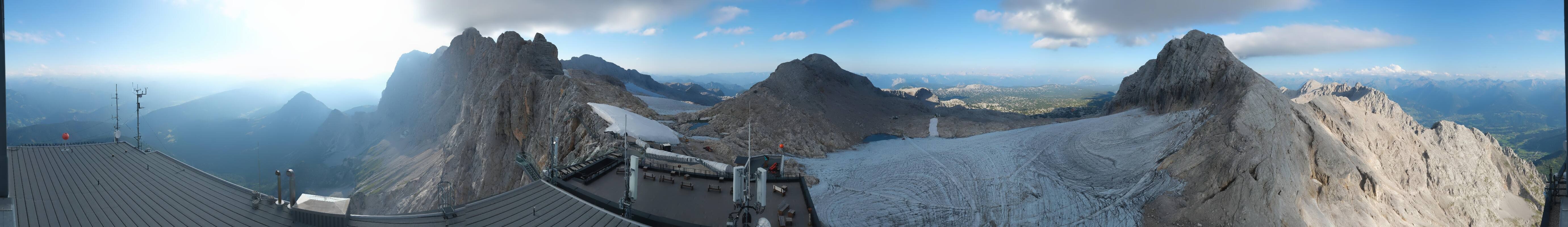 Archived image Panoramic webcam view at the Dachstein Glacier
