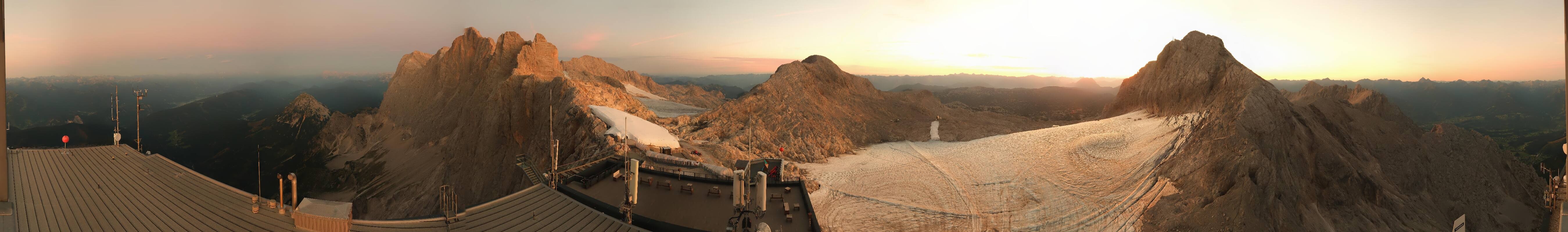 Archiv Foto Webcam Dachstein Gletscher: Panoramablick von der Bergstation