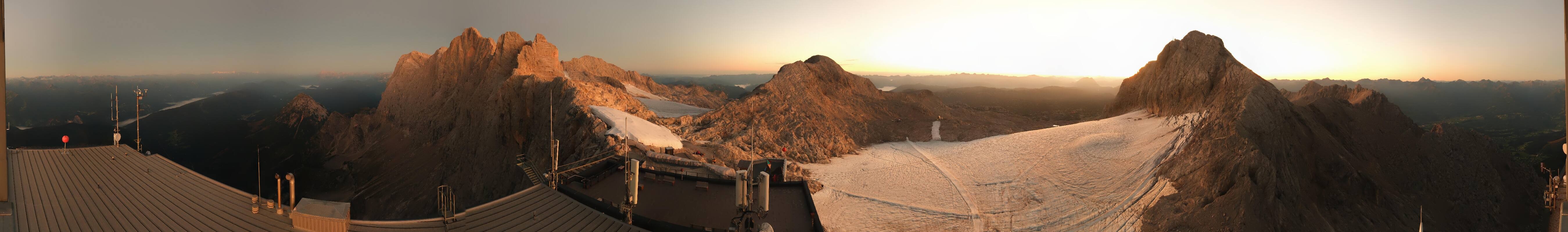 Archiv Foto Webcam Dachstein Gletscher: Panoramablick von der Bergstation