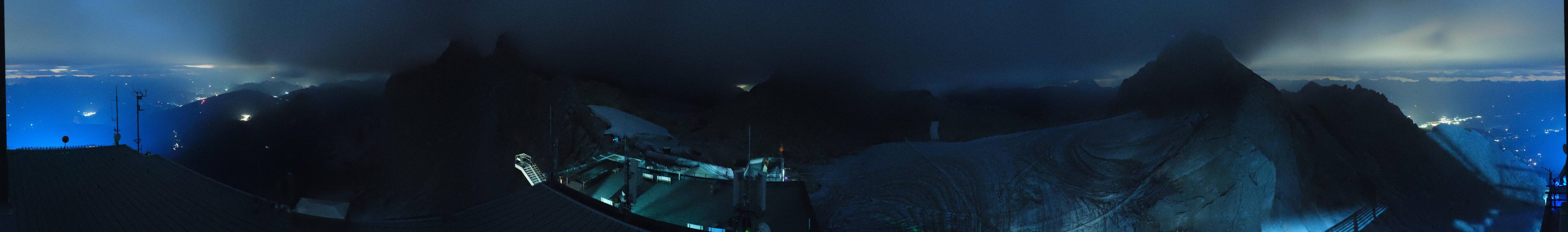 Archived image Panoramic webcam view at the Dachstein Glacier