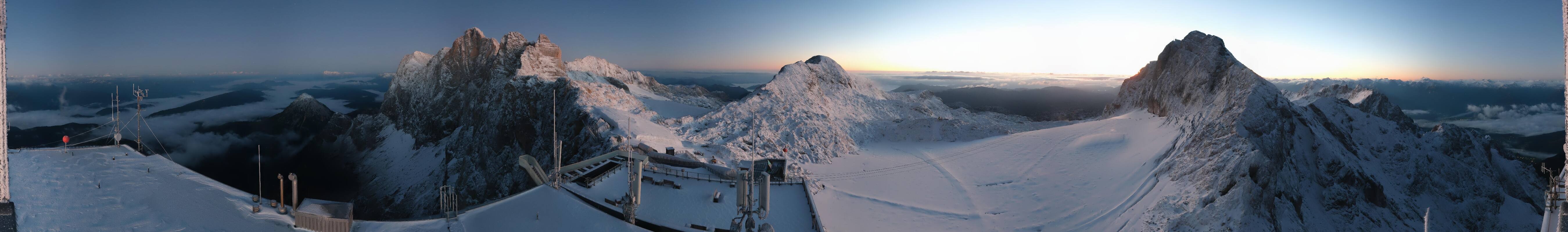 Archiv Foto Webcam Dachstein Gletscher: Panoramablick von der Bergstation