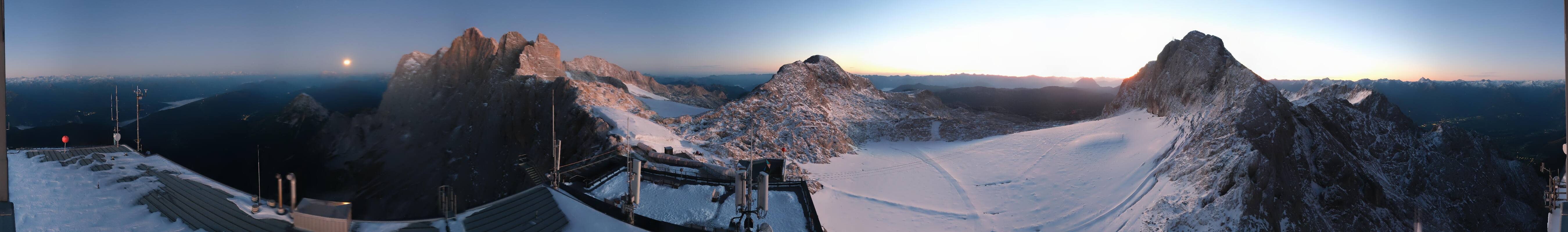 Archiv Foto Webcam Dachstein Gletscher: Panoramablick von der Bergstation