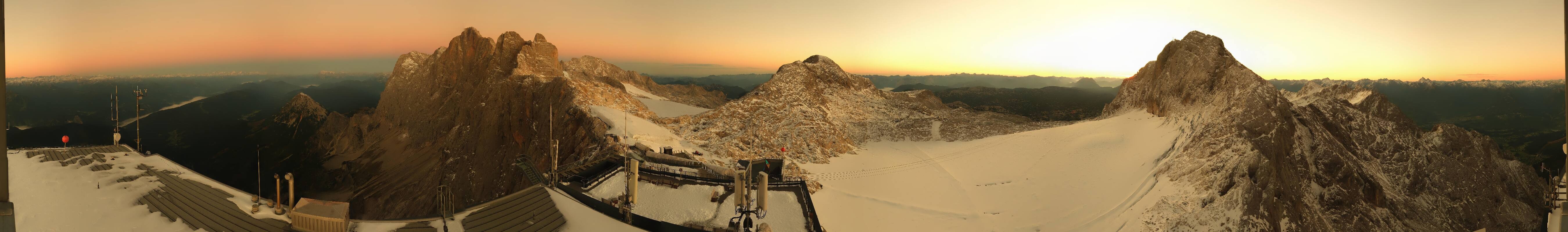 Archiv Foto Webcam Dachstein Gletscher: Panoramablick von der Bergstation