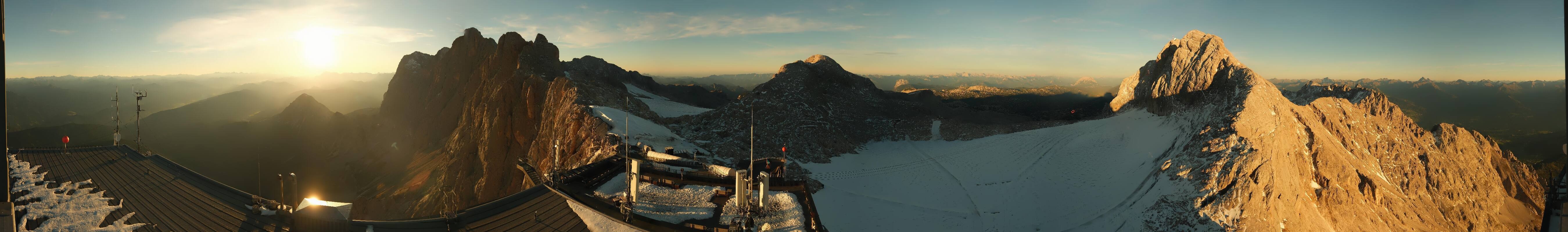 Archiv Foto Webcam Dachstein Gletscher: Panoramablick von der Bergstation