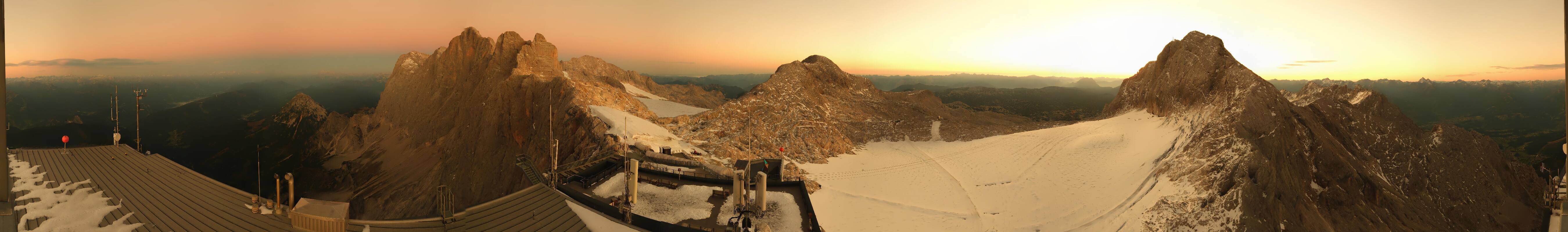 Archiv Foto Webcam Dachstein Gletscher: Panoramablick von der Bergstation