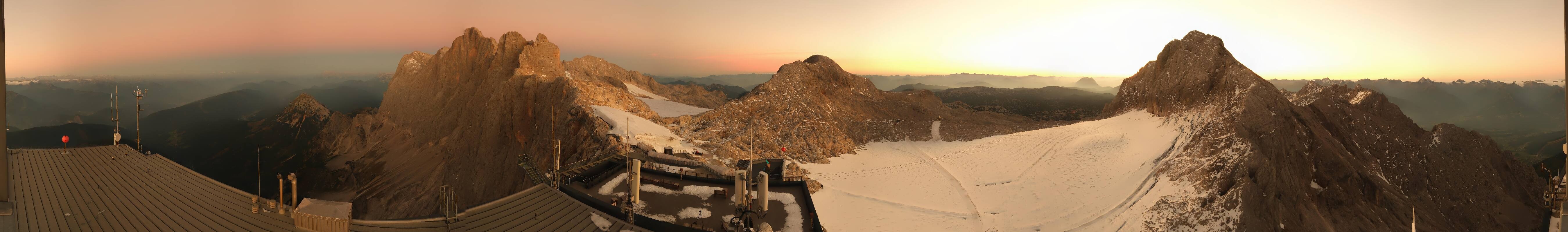 Archiv Foto Webcam Dachstein Gletscher: Panoramablick von der Bergstation