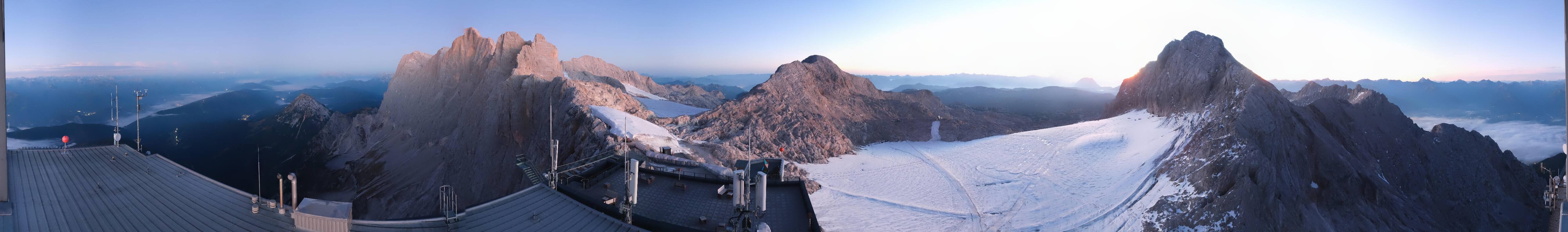 Archiv Foto Webcam Dachstein Gletscher: Panoramablick von der Bergstation