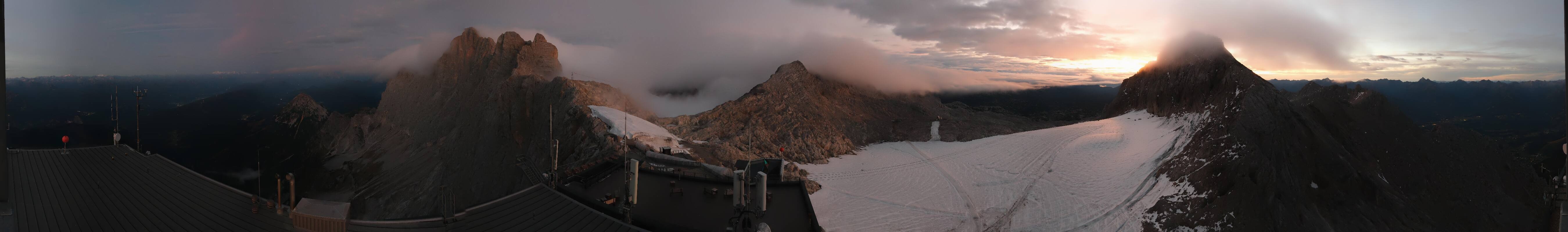 Archiv Foto Webcam Dachstein Gletscher: Panoramablick von der Bergstation