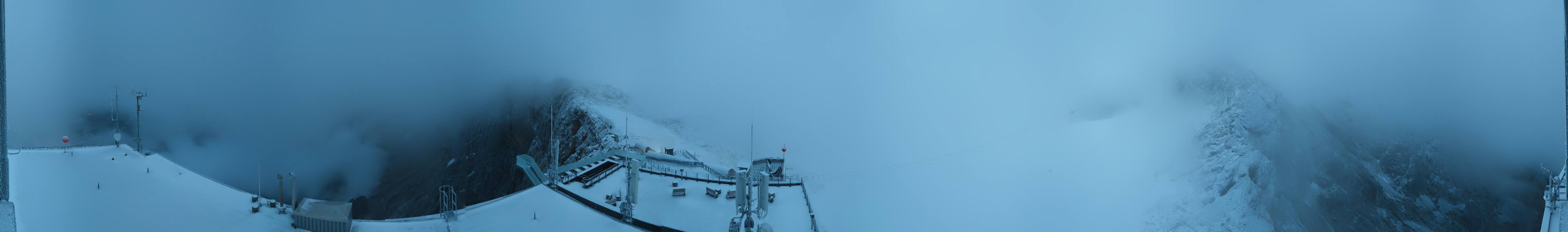 Archived image Panoramic webcam view at the Dachstein Glacier