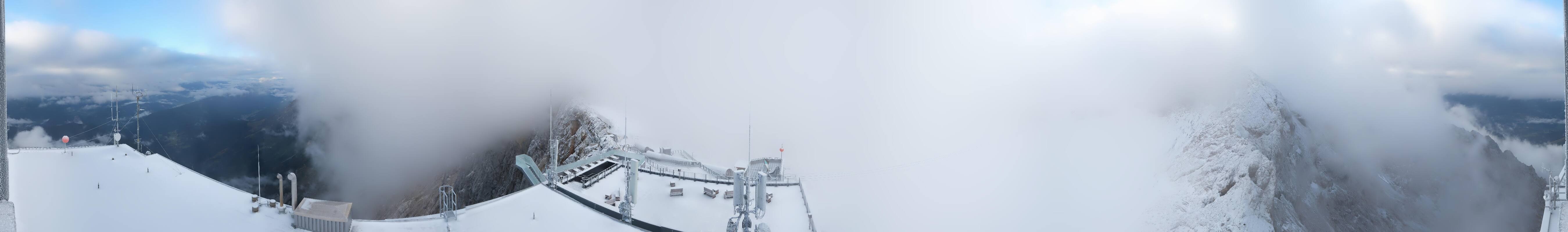 Archived image Panoramic webcam view at the Dachstein Glacier