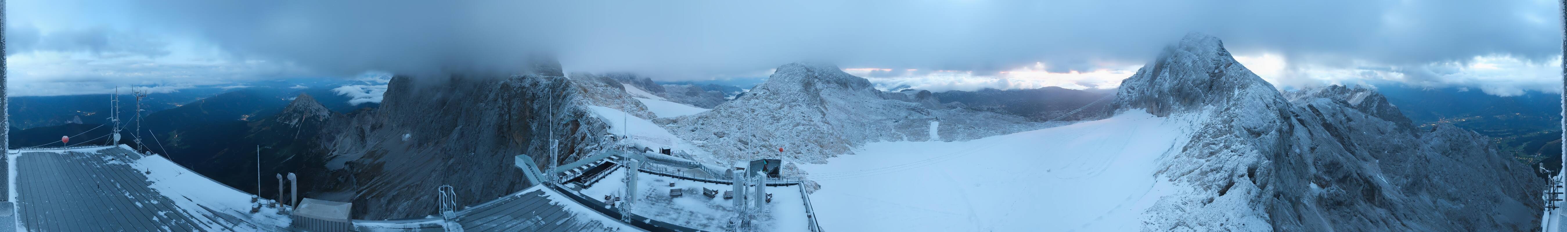 Archived image Panoramic webcam view at the Dachstein Glacier