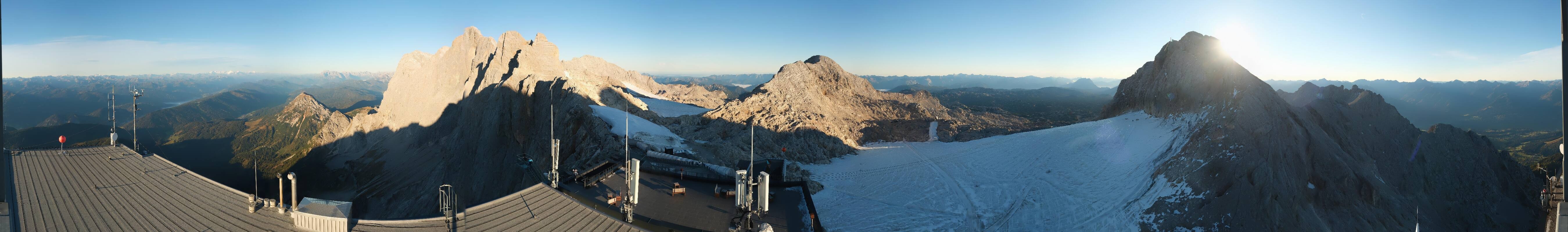 Archived image Panoramic webcam view at the Dachstein Glacier