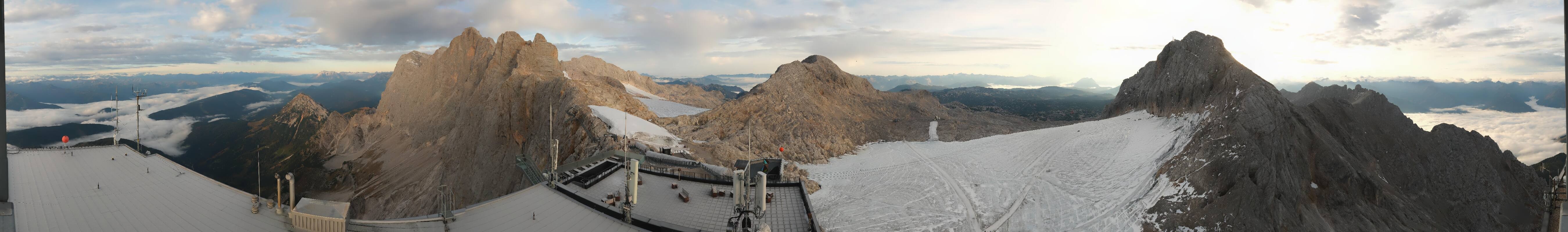 Archiv Foto Webcam Dachstein Gletscher: Panoramablick von der Bergstation