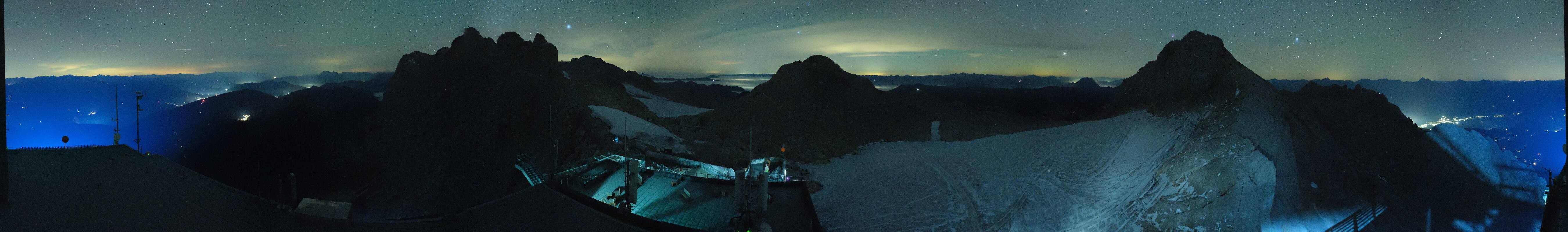 Archived image Panoramic webcam view at the Dachstein Glacier