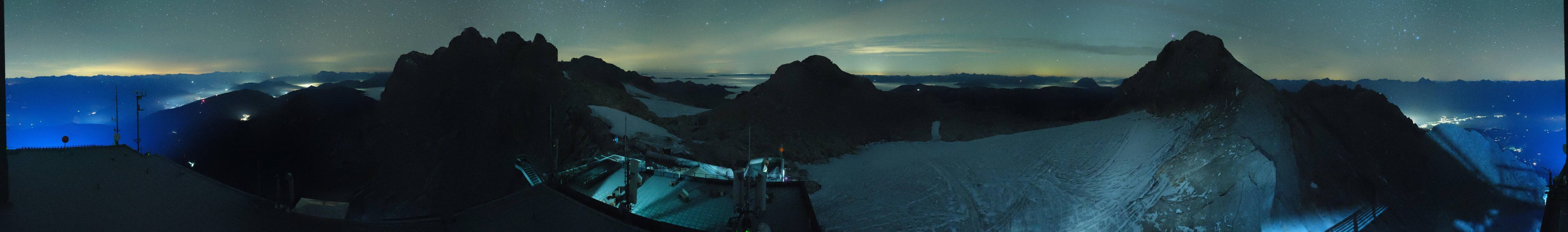 Archived image Panoramic webcam view at the Dachstein Glacier