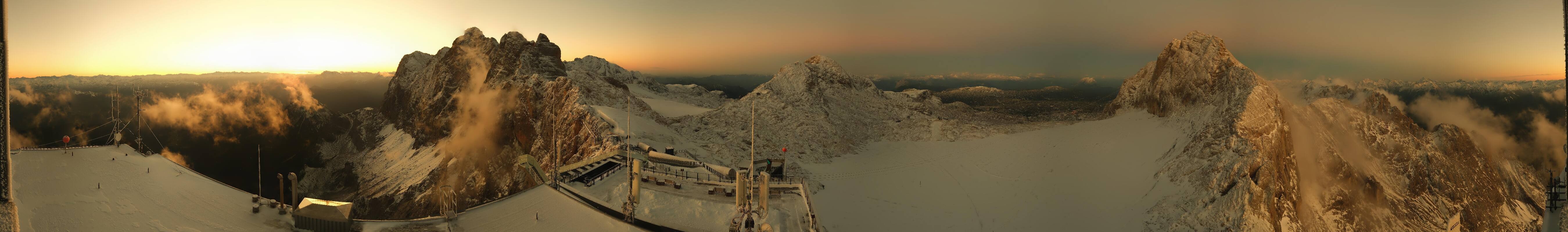 Archiv Foto Webcam Dachstein Gletscher: Panoramablick von der Bergstation