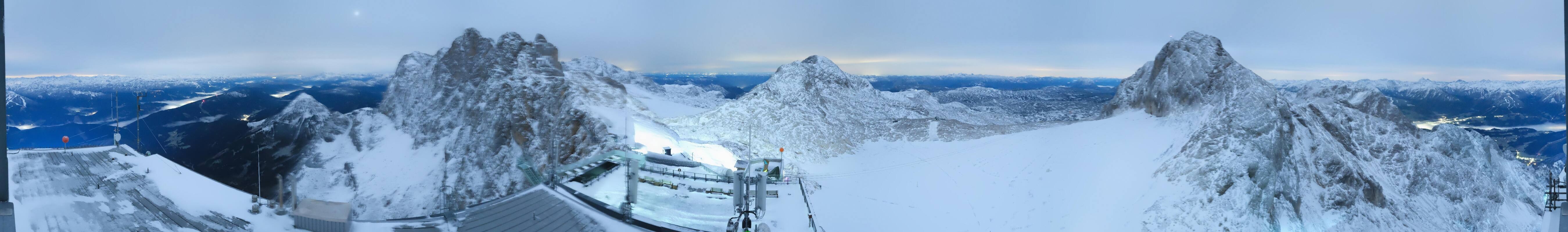 Archived image Panoramic webcam view at the Dachstein Glacier