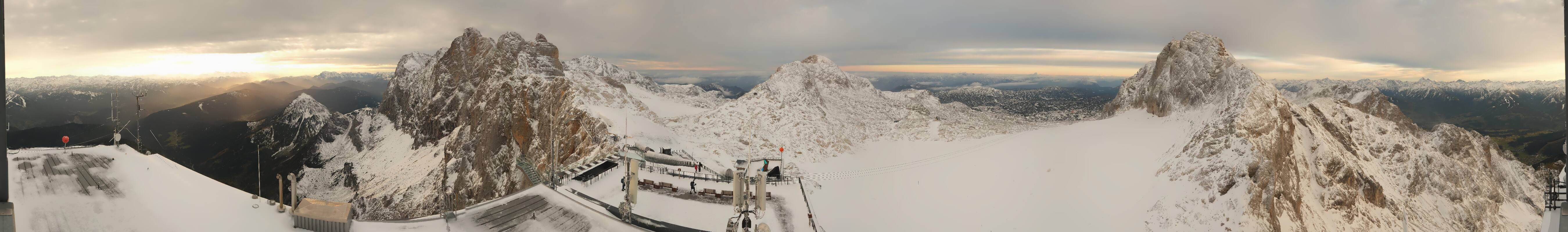Archiv Foto Webcam Dachstein Gletscher: Panoramablick von der Bergstation