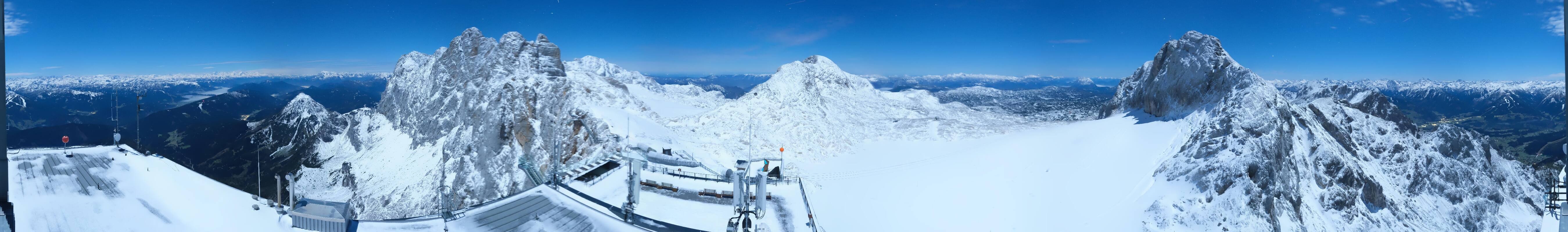 Archived image Panoramic webcam view at the Dachstein Glacier