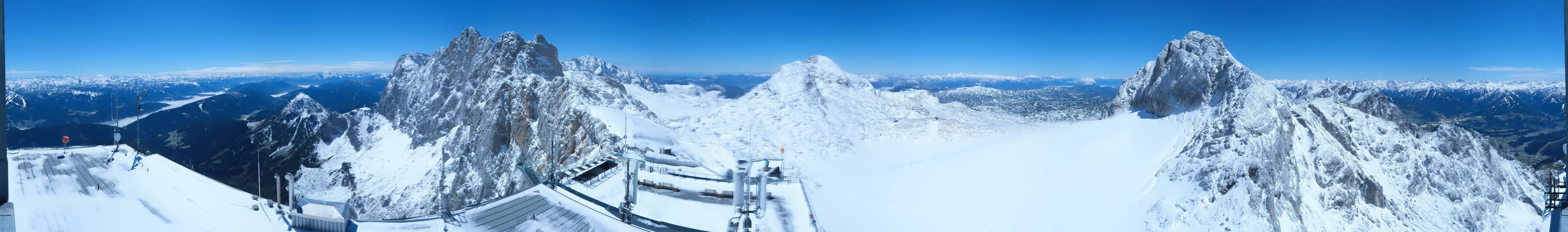 Archived image Panoramic webcam view at the Dachstein Glacier